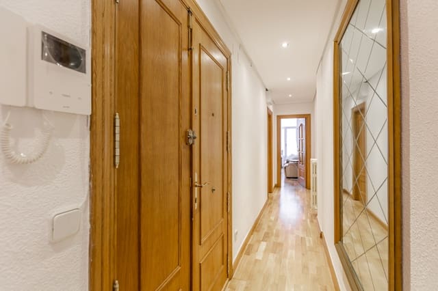 5 soveværelse Lejlighed til salg i Pamplona / Iruña - € 450.000 (Ref: 10166238)