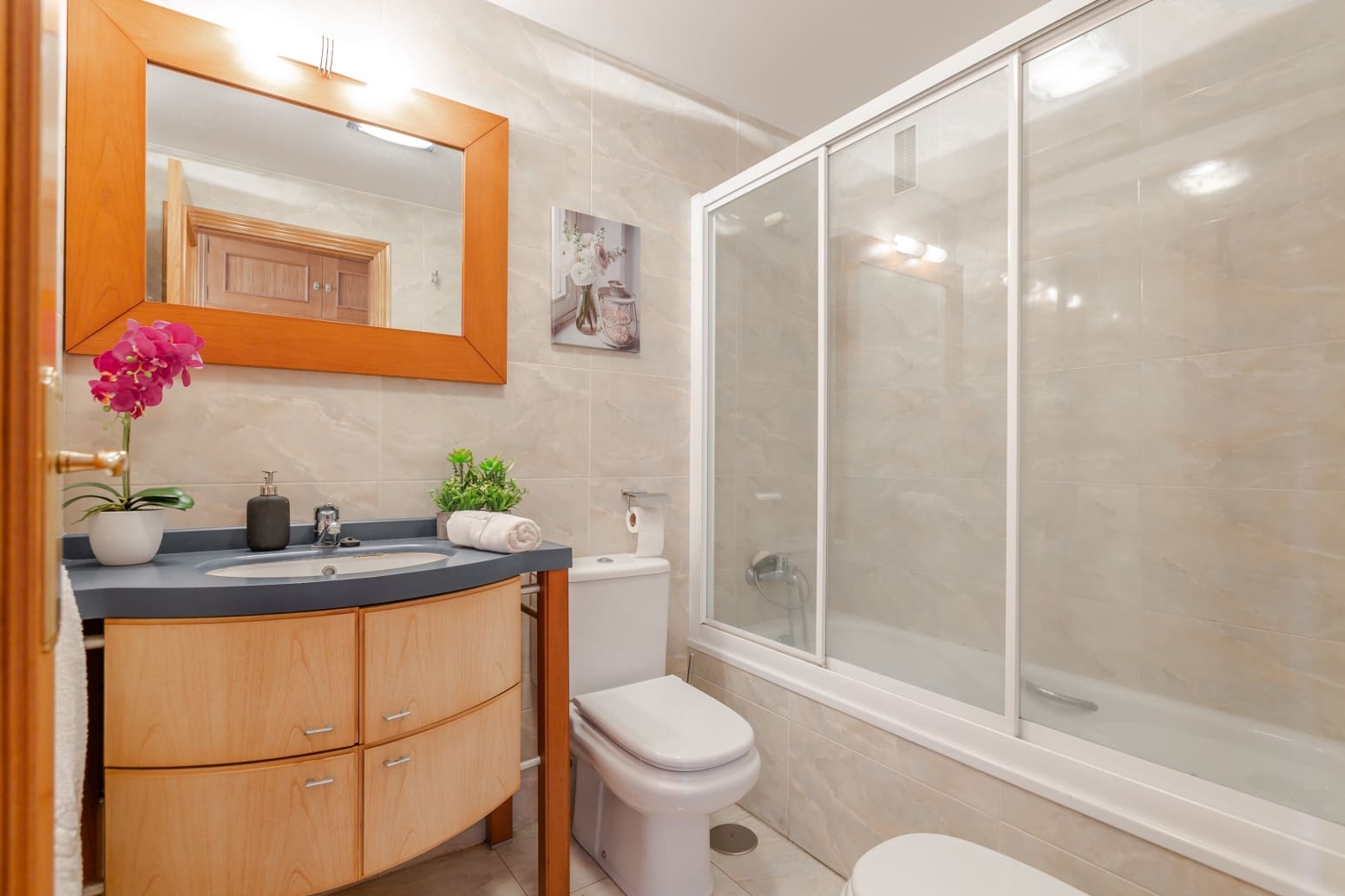 2 slaapkamer Flat te koop in Pamplona met garage - € 259.900 (Ref: 10174463)