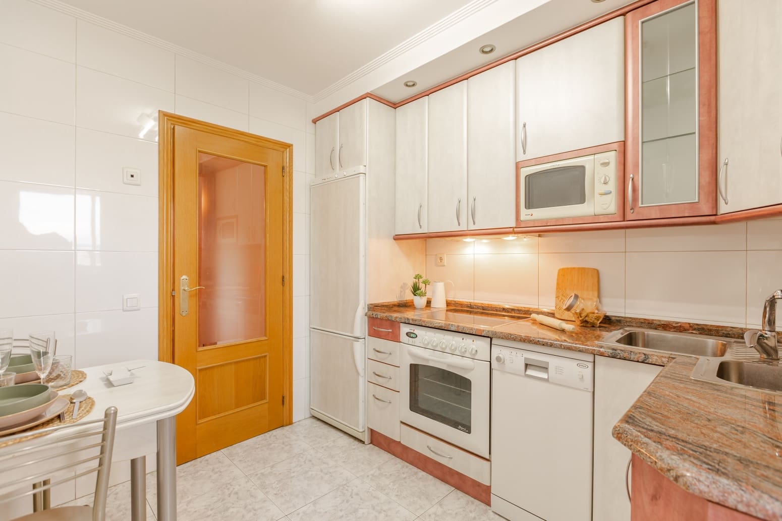 2 slaapkamer Flat te koop in Pamplona met garage - € 259.900 (Ref: 10174463)