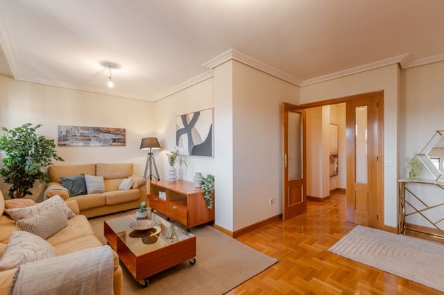 2 slaapkamer Flat te koop in Pamplona met garage - € 259.900 (Ref: 10174463)