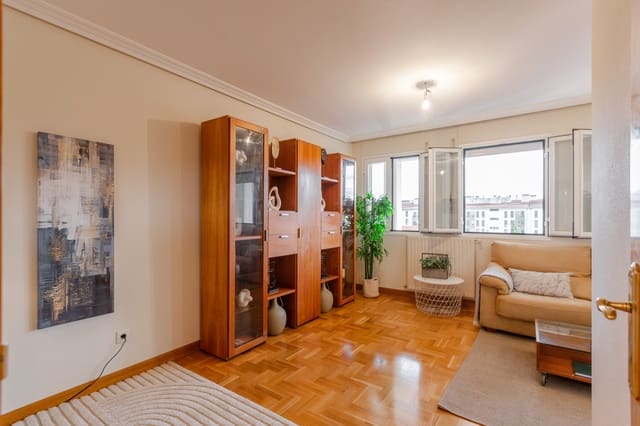2 slaapkamer Flat te koop in Pamplona met garage - € 259.900 (Ref: 10174463)