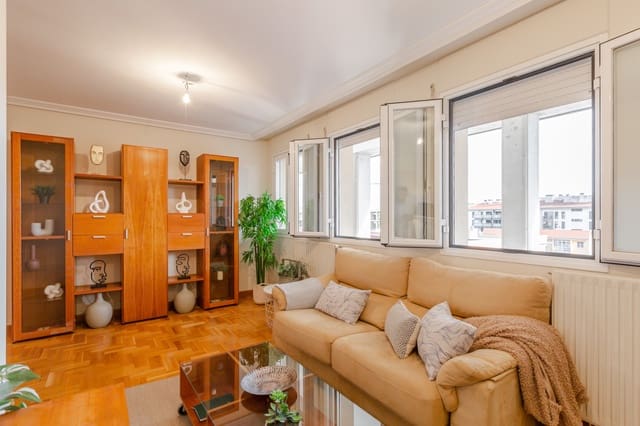 2 slaapkamer Flat te koop in Pamplona met garage - € 259.900 (Ref: 10174463)