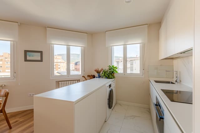 2 slaapkamer Flat te koop in Pamplona - € 247.000 (Ref: 10176909)