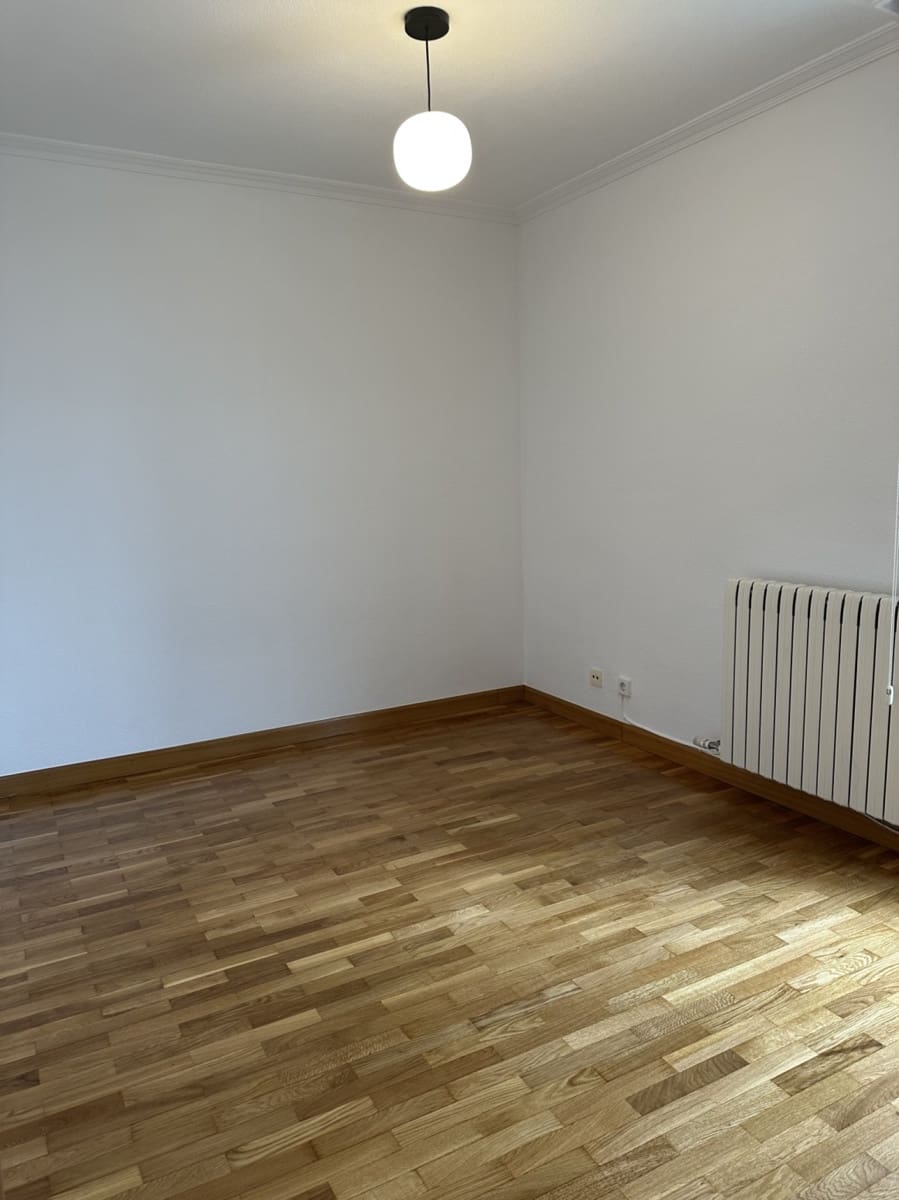 2 soveværelse Lejlighed til leje i Pamplona / Iruna med garage - € 1.000 (Ref: 5082432)