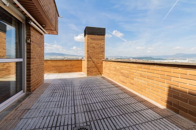 2 bedroom Flat for rent in Pamplona / Iruña with garage - € 1,000 (Ref: 5082432)