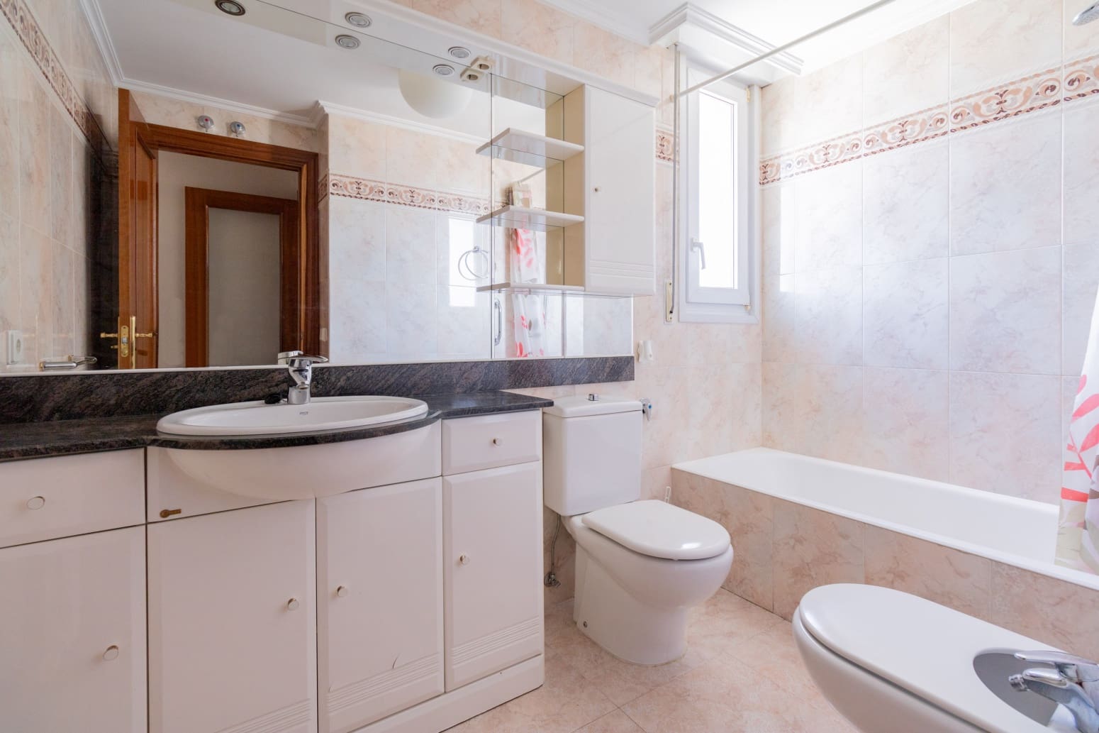 2 soveværelse Lejlighed til leje i Pamplona / Iruna med garage - € 1.000 (Ref: 5082432)