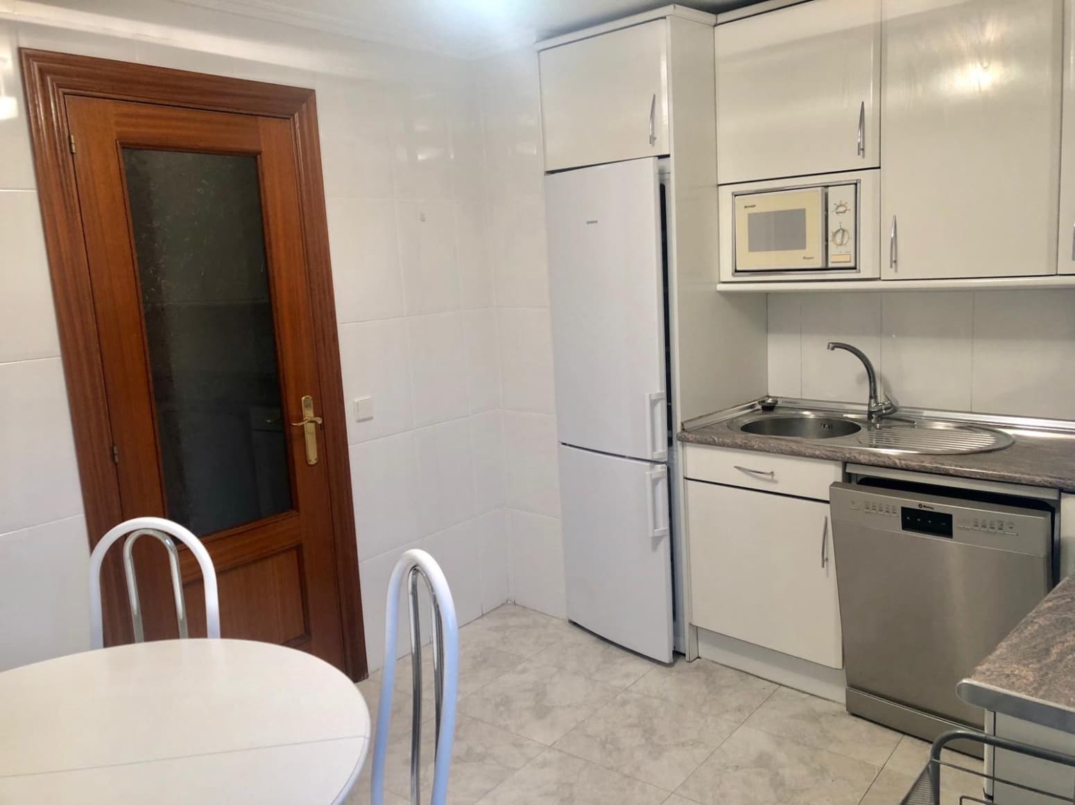 2 soveværelse Lejlighed til leje i Pamplona / Iruna med garage - € 1.000 (Ref: 5082432)