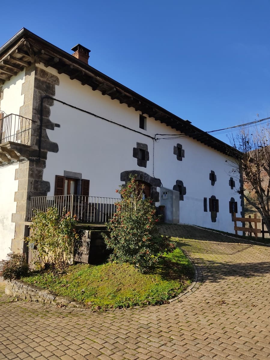 4 soveværelse Villa til salg i Basaburua med garage - € 650.000 (Ref: 5299422)