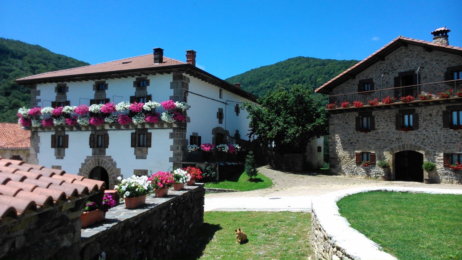 4 soveværelse Villa til salg i Basaburua med garage - € 650.000 (Ref: 5299422)