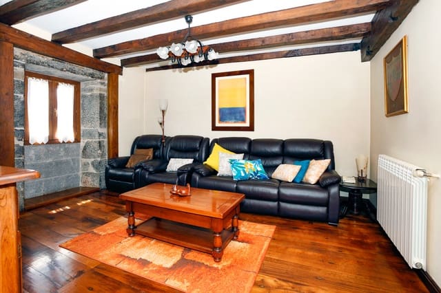 4 makuuhuone Huvila myytävänä paikassa Arrarats, Basaburua mukana 
autotalli - 650 000 € (Ref: 5299422)