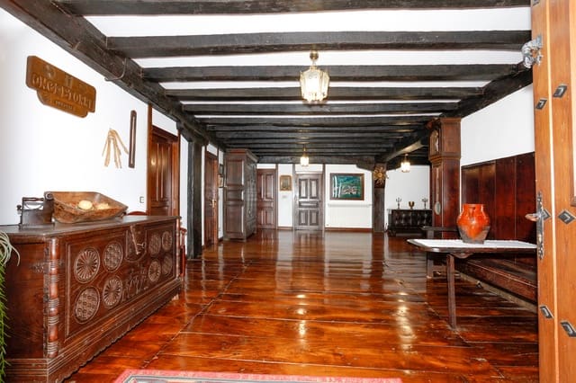 4 makuuhuone Huvila myytävänä paikassa Arrarats, Basaburua mukana 
autotalli - 650 000 € (Ref: 5299422)