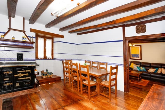 4 makuuhuone Huvila myytävänä paikassa Arrarats, Basaburua mukana 
autotalli - 650 000 € (Ref: 5299422)