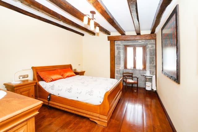 4 makuuhuone Huvila myytävänä paikassa Arrarats, Basaburua mukana 
autotalli - 650 000 € (Ref: 5299422)