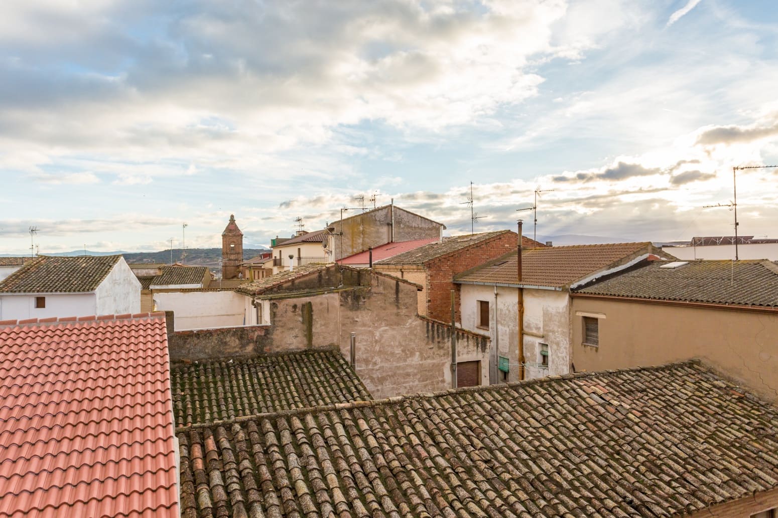 5 bedroom Villa for sale in Sartaguda with garage - € 110,000 (Ref: 6640824)