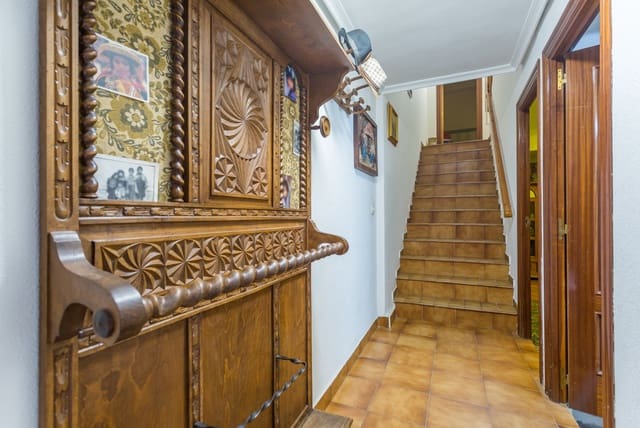 5 bedroom Villa for sale in Sartaguda with garage - € 110,000 (Ref: 6640824)