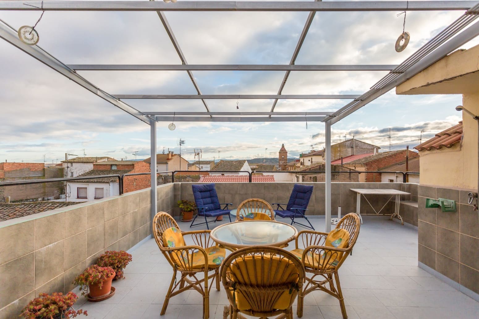 5 bedroom Villa for sale in Sartaguda with garage - € 110,000 (Ref: 6640824)