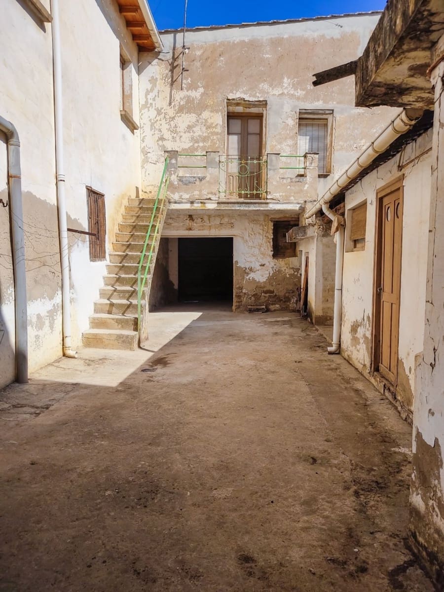 4 soveværelse Villa til salg i Murillo el Fruto med garage - € 154.000 (Ref: 6649773)