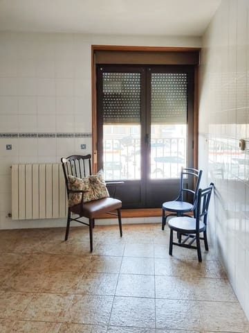 4 bedroom Villa for sale in Murillo el Fruto with garage - € 154,000 (Ref: 6649773)