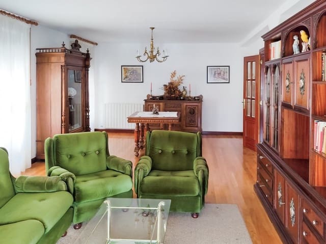 4 bedroom Villa for sale in Murillo el Fruto with garage - € 154,000 (Ref: 6649773)