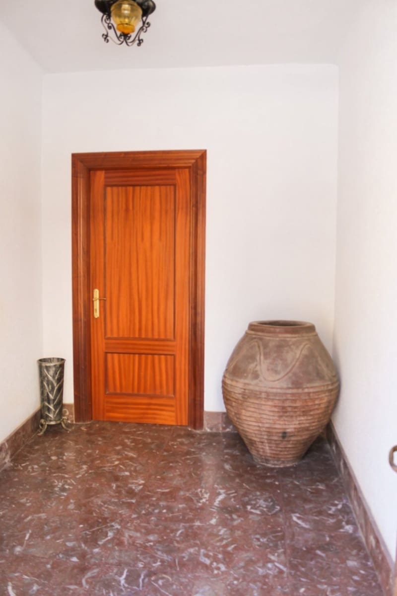 4 soveværelse Villa til salg i Murillo el Fruto med garage - € 154.000 (Ref: 6649773)