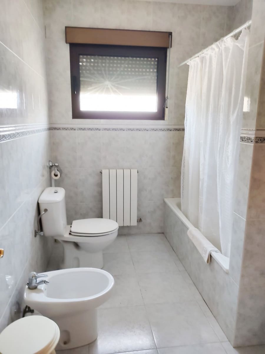 4 soveværelse Villa til salg i Murillo el Fruto med garage - € 154.000 (Ref: 6649773)