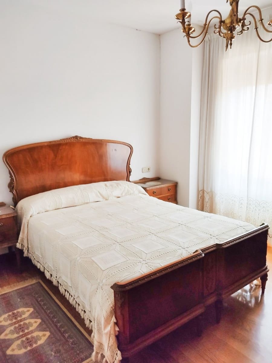 4 soveværelse Villa til salg i Murillo el Fruto med garage - € 154.000 (Ref: 6649773)