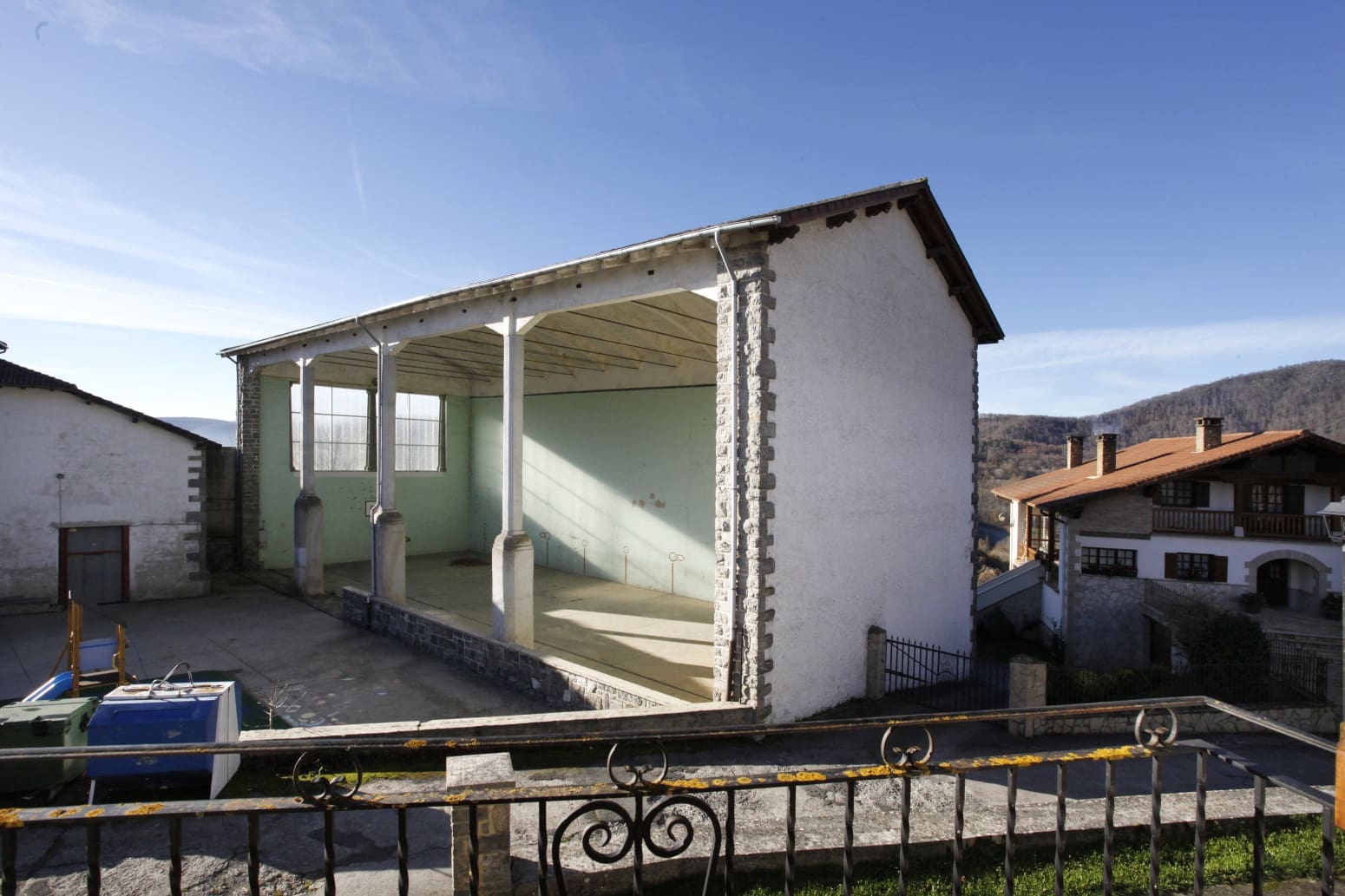 3 bedroom Villa for sale in Basaburua with garage - € 280,000 (Ref: 6652204)