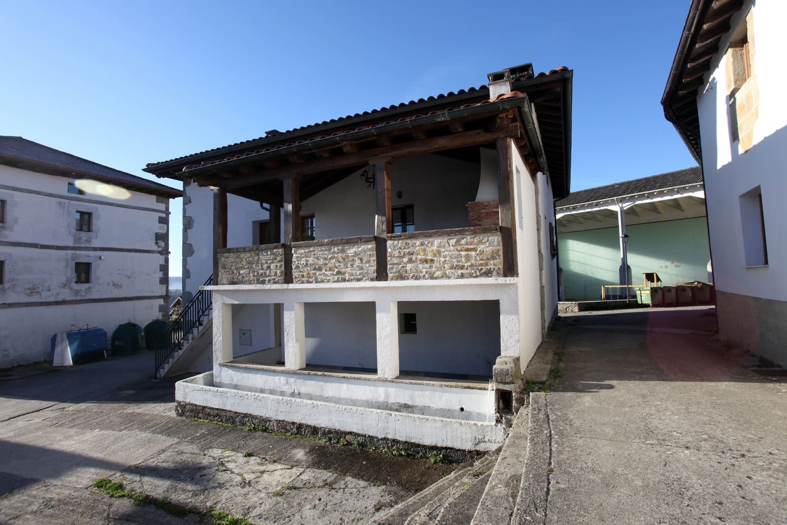 3 bedroom Villa for sale in Basaburua with garage - € 280,000 (Ref: 6652204)