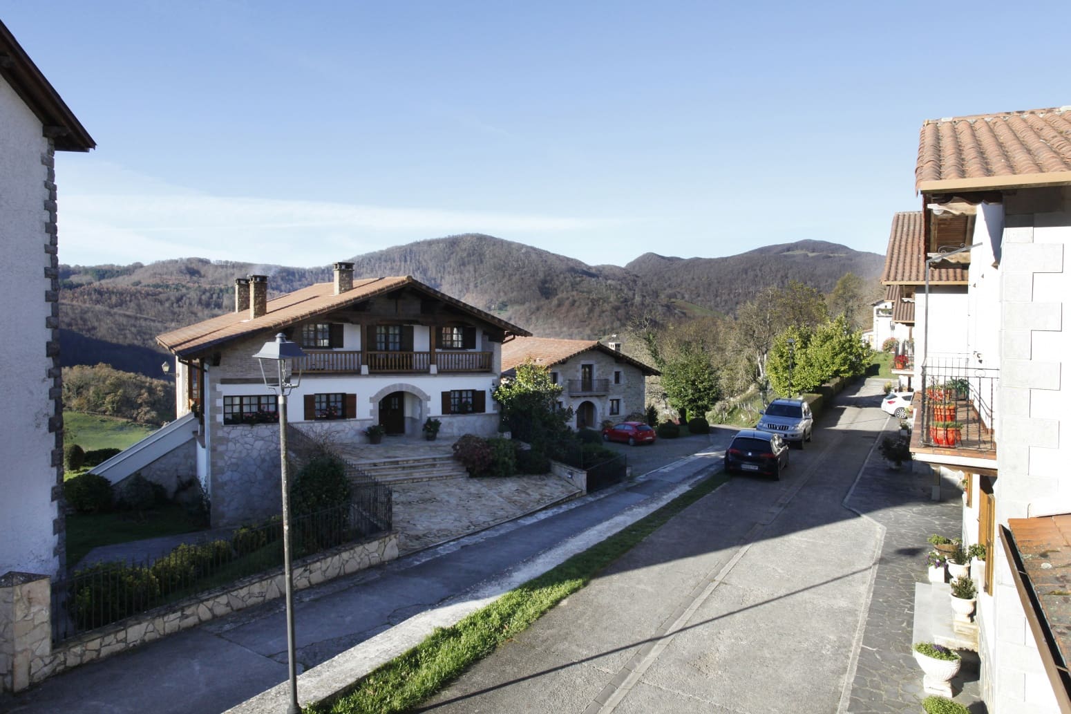 3 bedroom Villa for sale in Basaburua with garage - € 280,000 (Ref: 6652204)