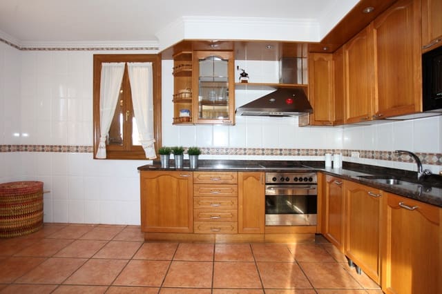 3 makuuhuone Huvila myytävänä paikassa Basaburua mukana 
autotalli - 280 000 € (Ref: 6652204)