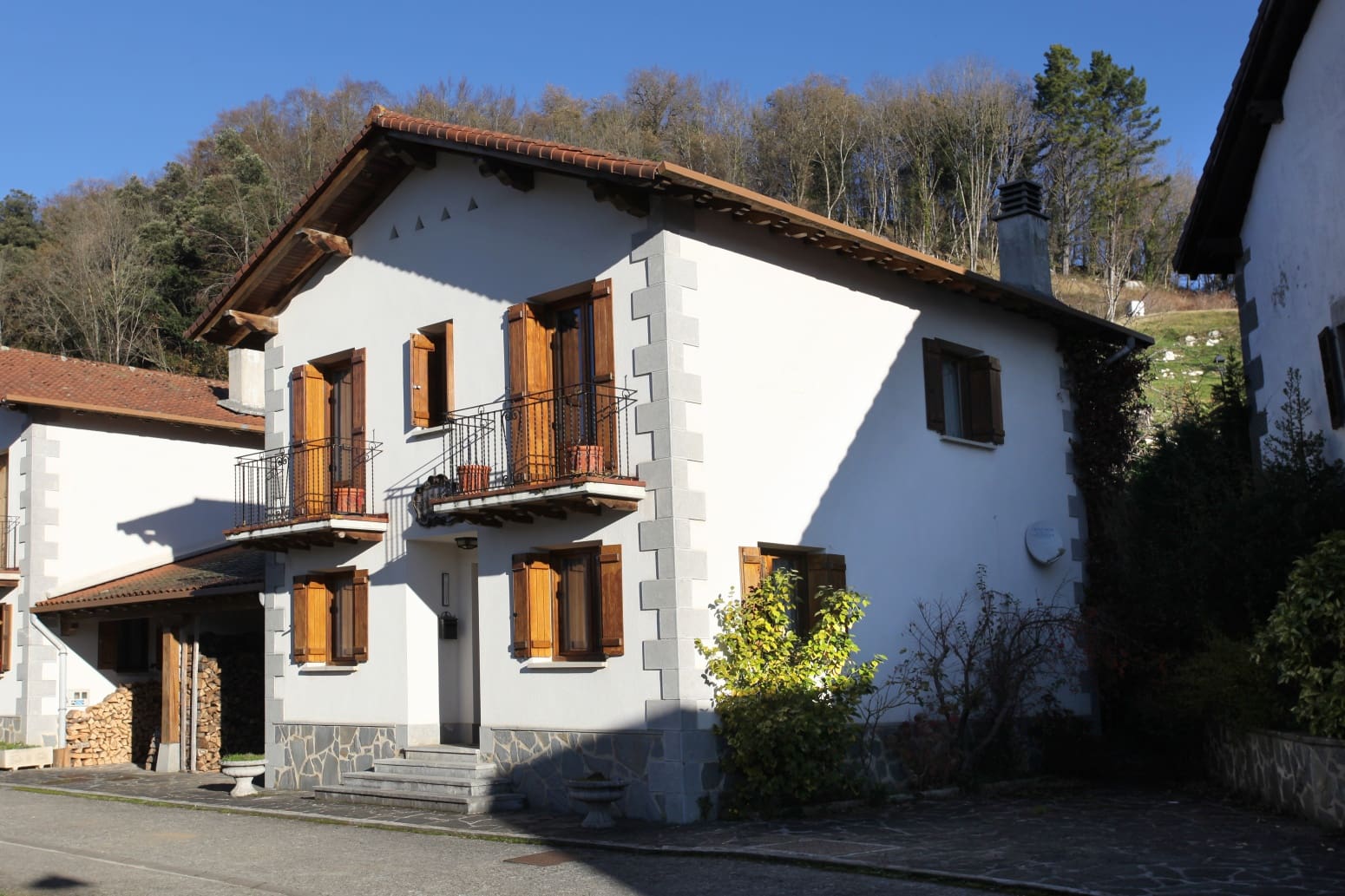 3 bedroom Villa for sale in Basaburua with garage - € 280,000 (Ref: 6652204)