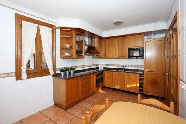 3 makuuhuone Huvila myytävänä paikassa Basaburua mukana 
autotalli - 280 000 € (Ref: 6652204)