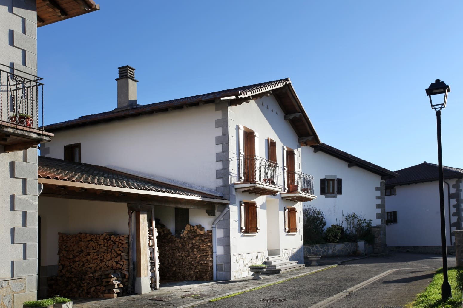 3 bedroom Villa for sale in Basaburua with garage - € 280,000 (Ref: 6652204)