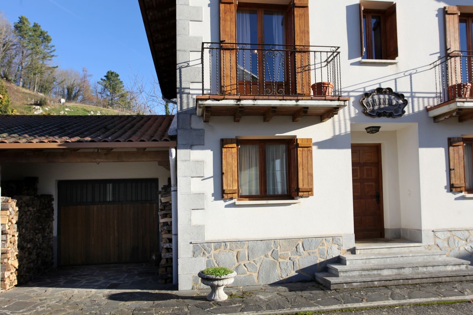 3 bedroom Villa for sale in Basaburua with garage - € 280,000 (Ref: 6652204)