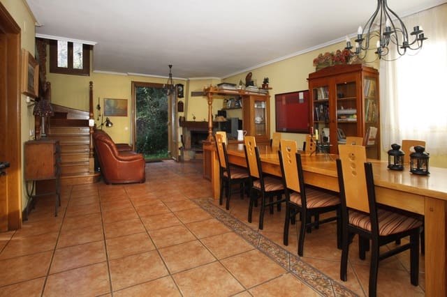 3 makuuhuone Huvila myytävänä paikassa Basaburua mukana 
autotalli - 280 000 € (Ref: 6652204)