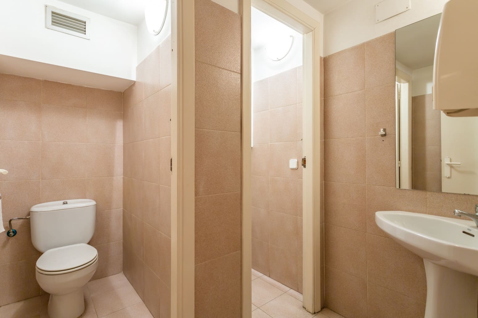 Erhverv til leje i Baranain - € 490 (Ref: 6701883)