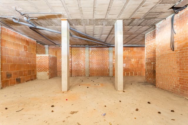 Kommersiell til salgs i Huarte - € 225 000 (Ref: 6745265)