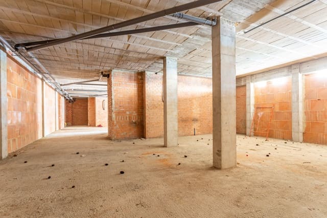 Kommersiell til salgs i Huarte - € 225 000 (Ref: 6745265)