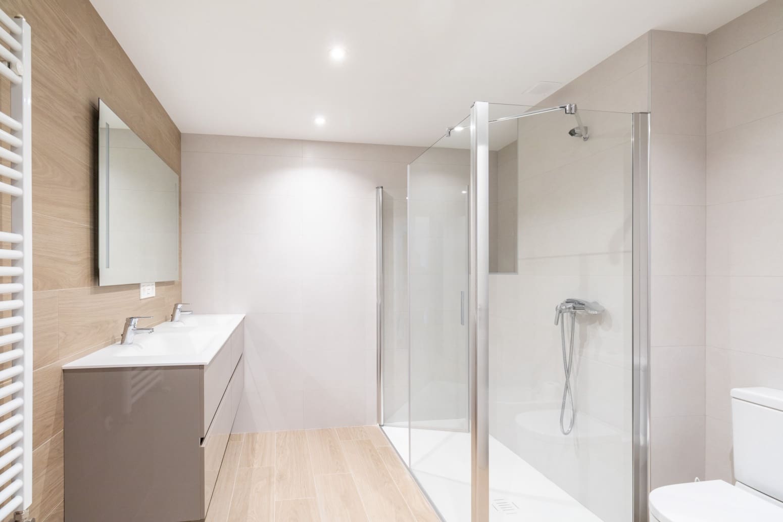 4 bedroom Flat for rent in Pamplona / Iruna - € 1,400 (Ref: 6932294)