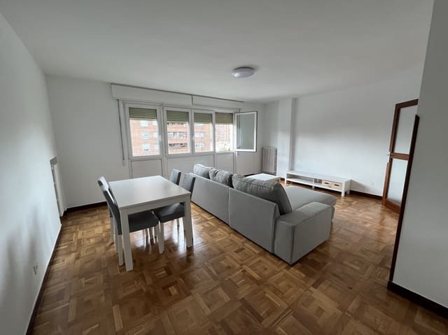 4 quarto Apartamento para arrendar em Pamplon - 1 400 € (Ref: 6932294)