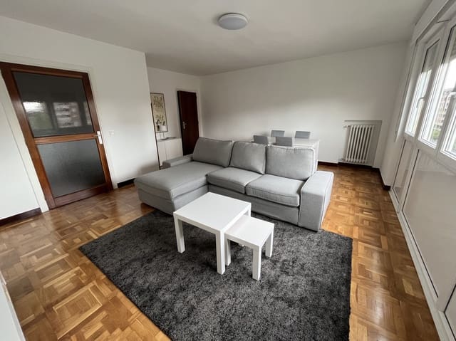 4 quarto Apartamento para arrendar em Pamplon - 1 400 € (Ref: 6932294)