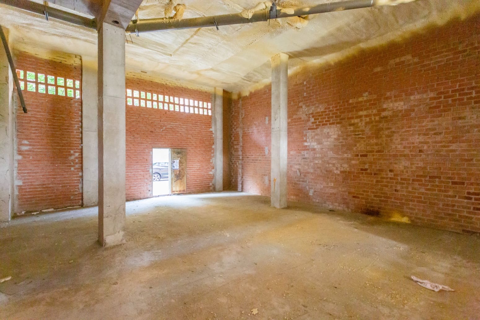 Commercial for sale in Pamplona / Iruna - € 235,000 (Ref: 6932297)