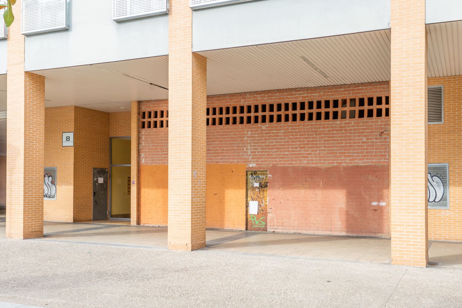 Commercial for sale in Pamplona / Iruna - € 235,000 (Ref: 6932297)