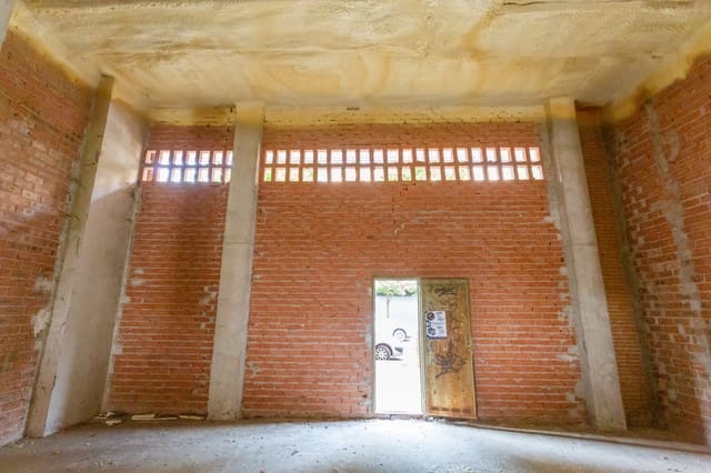 Commercial for sale in Pamplona / Iruña - € 235,000 (Ref: 6932297)