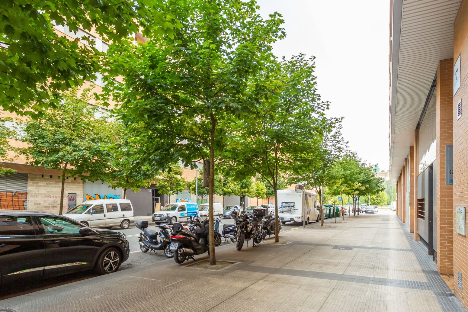 Commercial for sale in Pamplona / Iruna - € 235,000 (Ref: 6932297)