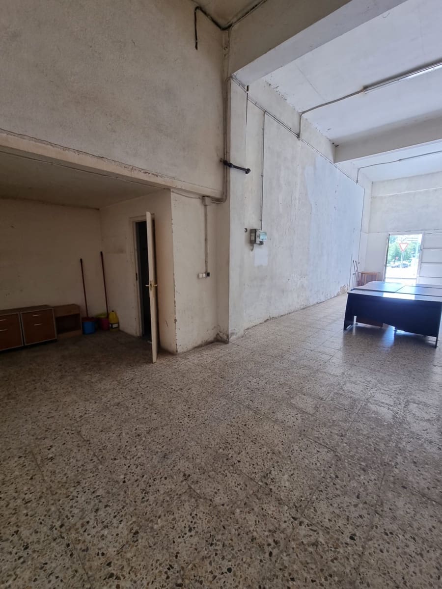 Commercial for rent in Pamplona / Iruna - € 400 (Ref: 6993747)