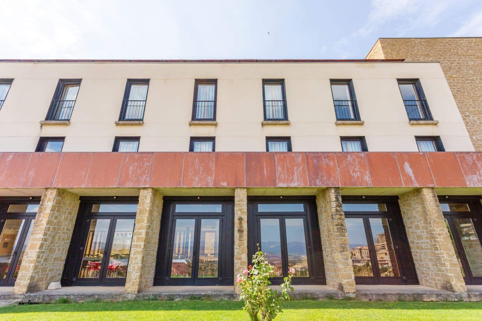 Comercial para venda em Sos del Rey Catolico - 1 650 000 € (Ref: 6999328)