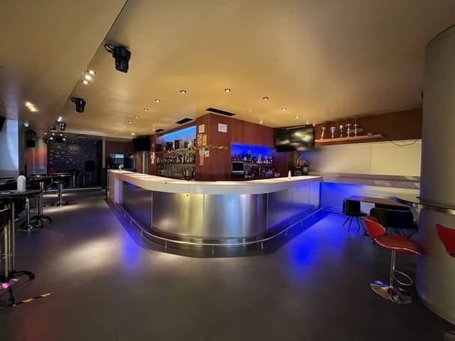 Commercieel te koop in Pamplona - € 289.000 (Ref: 7046661)