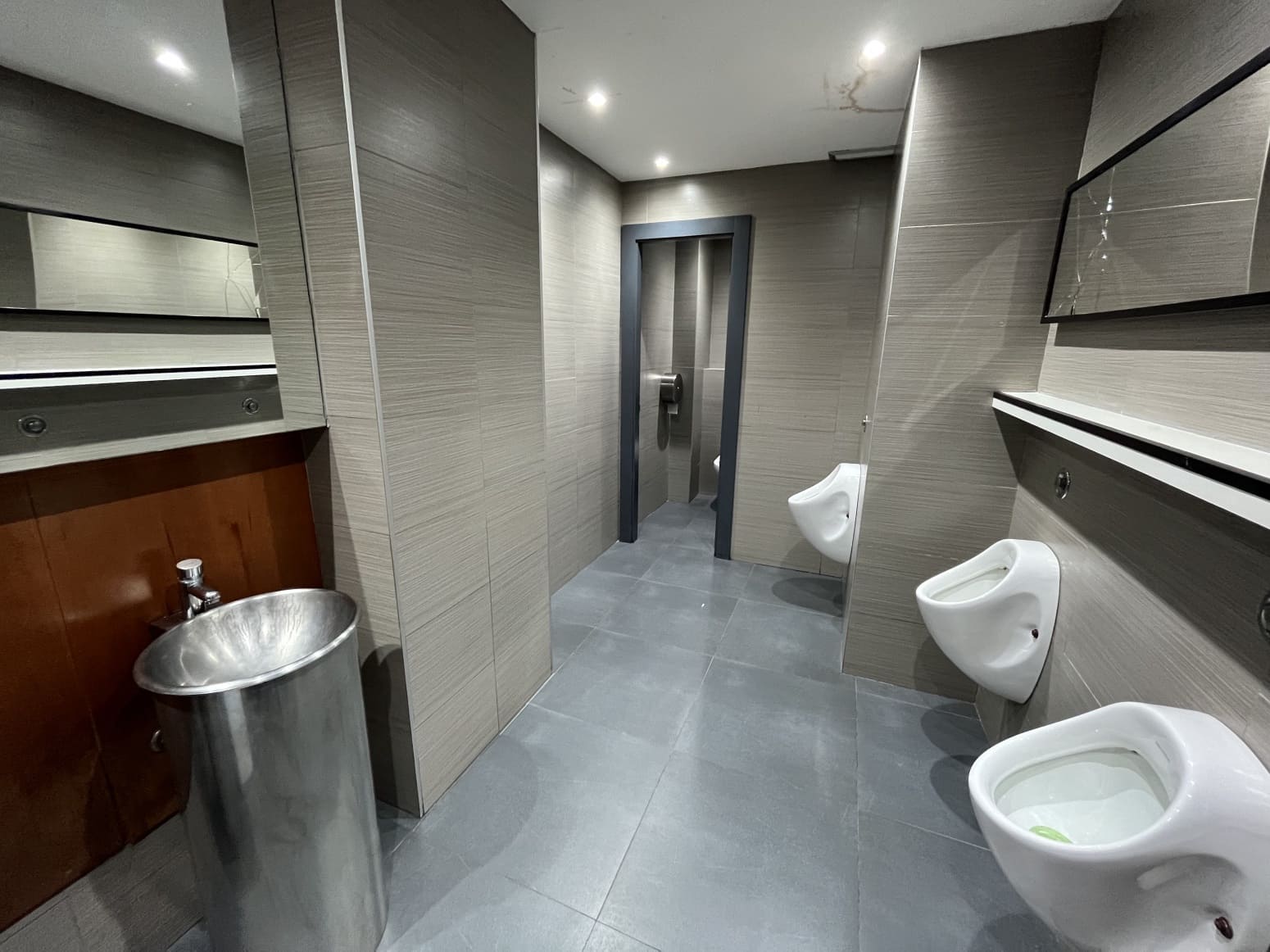 Erhverv til salg i Pamplona / Iruna - € 289.000 (Ref: 7046661)