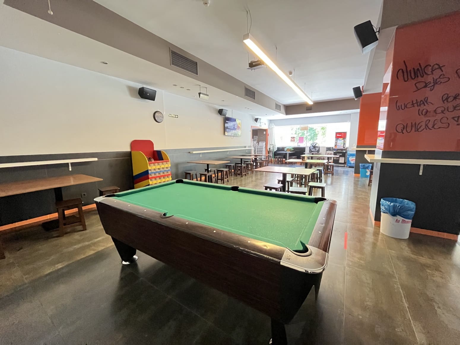 Erhverv til salg i Pamplona / Iruna - € 299.000 (Ref: 7046662)